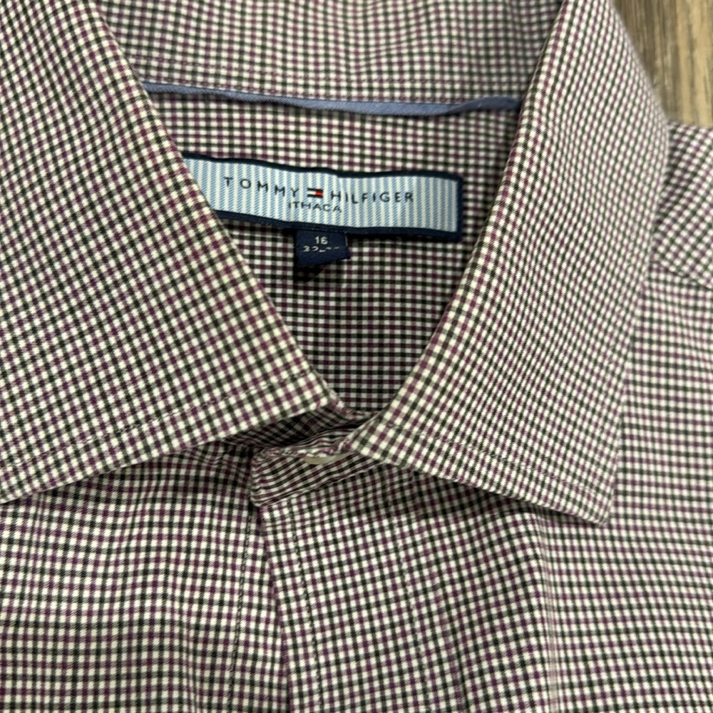 Tommy Hilfiger men’s dress shirt 16 32/33 L